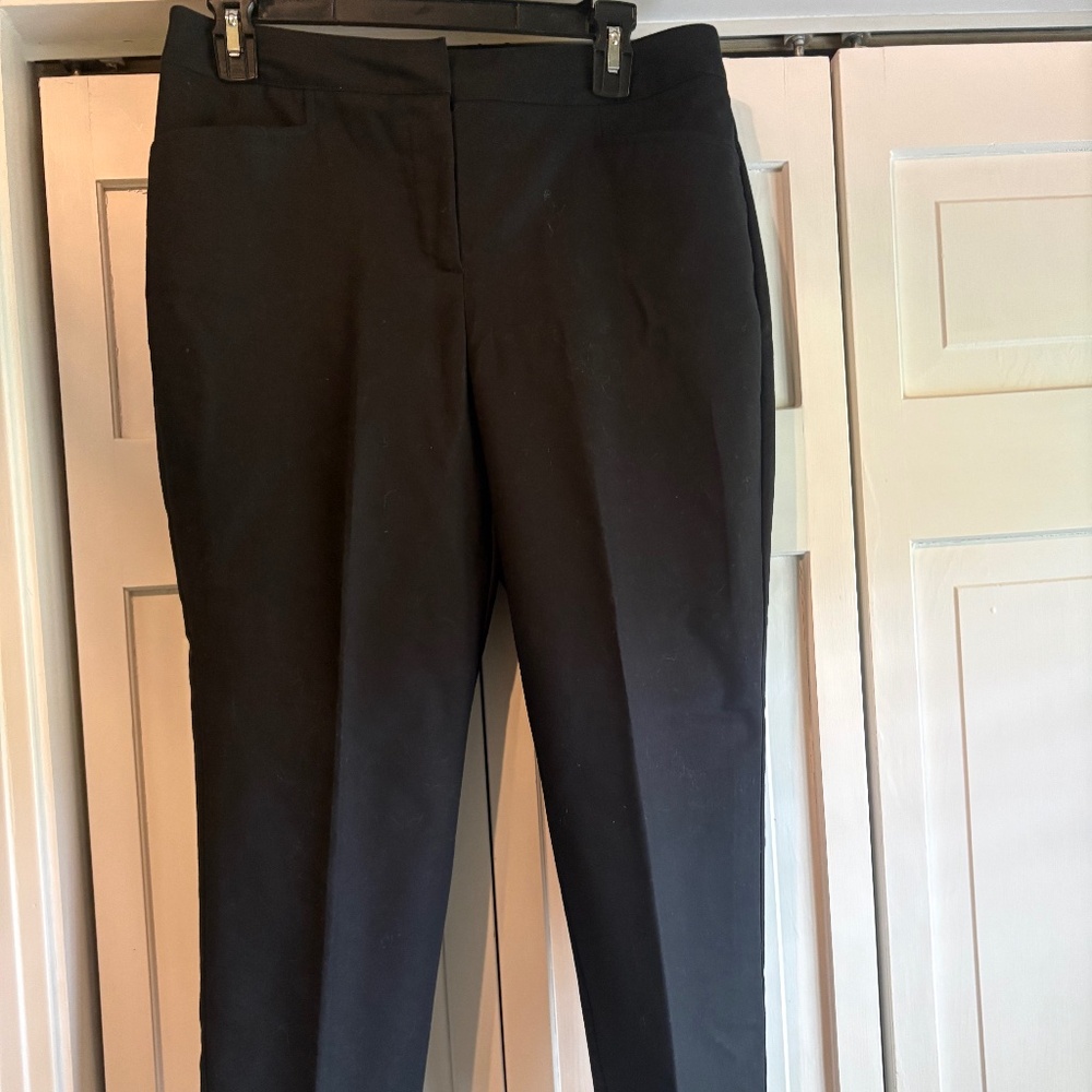 Chico’s black cropped pants